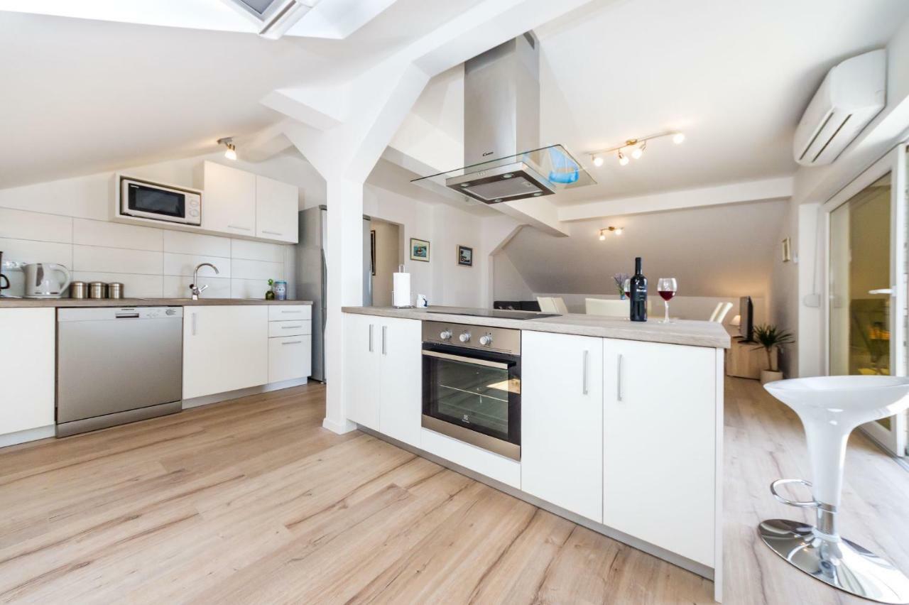 Apartman Iva Zara Bagian luar foto
