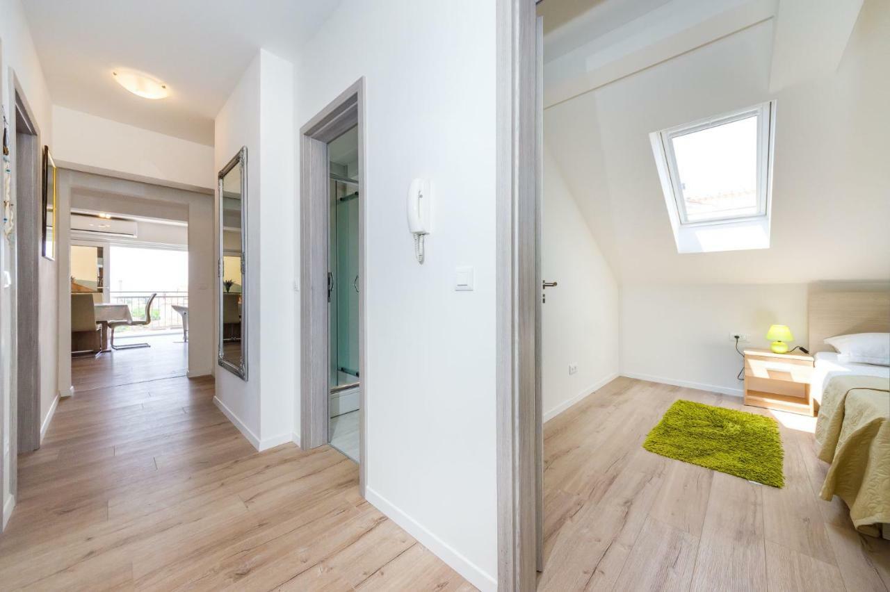 Apartman Iva Zara Bagian luar foto