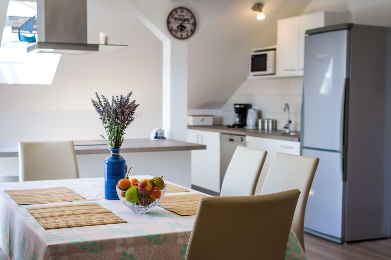 Apartman Iva Zara Bagian luar foto